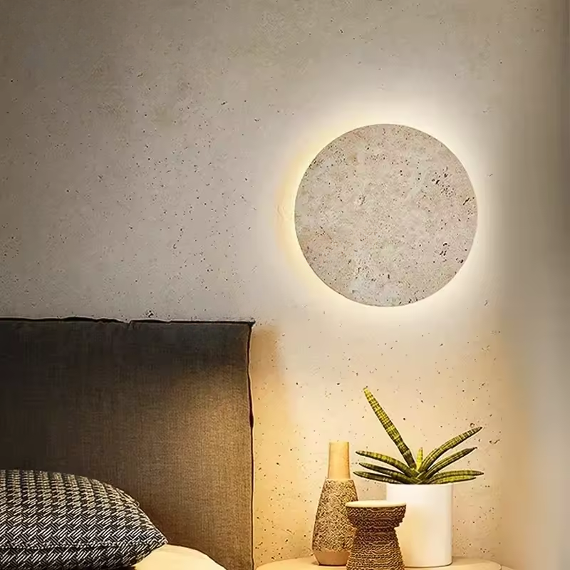 Avernia – Wabi-Sabi Travertin Natuursteen Wandlamp