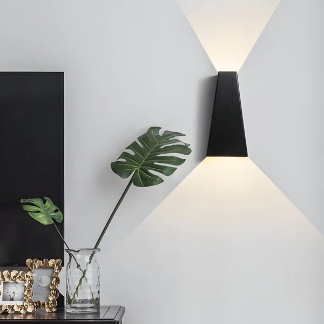 Hades - Minimalistische LED Wandlamp