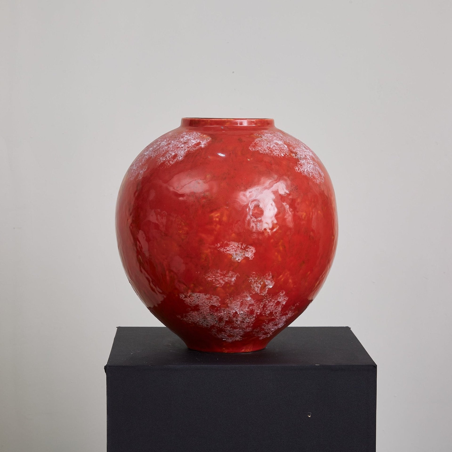 Embrale – Table Lamp with Warm Light Veil and Natural Design