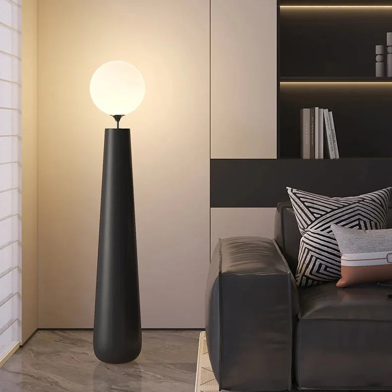 Hera – Lampada da terra conica