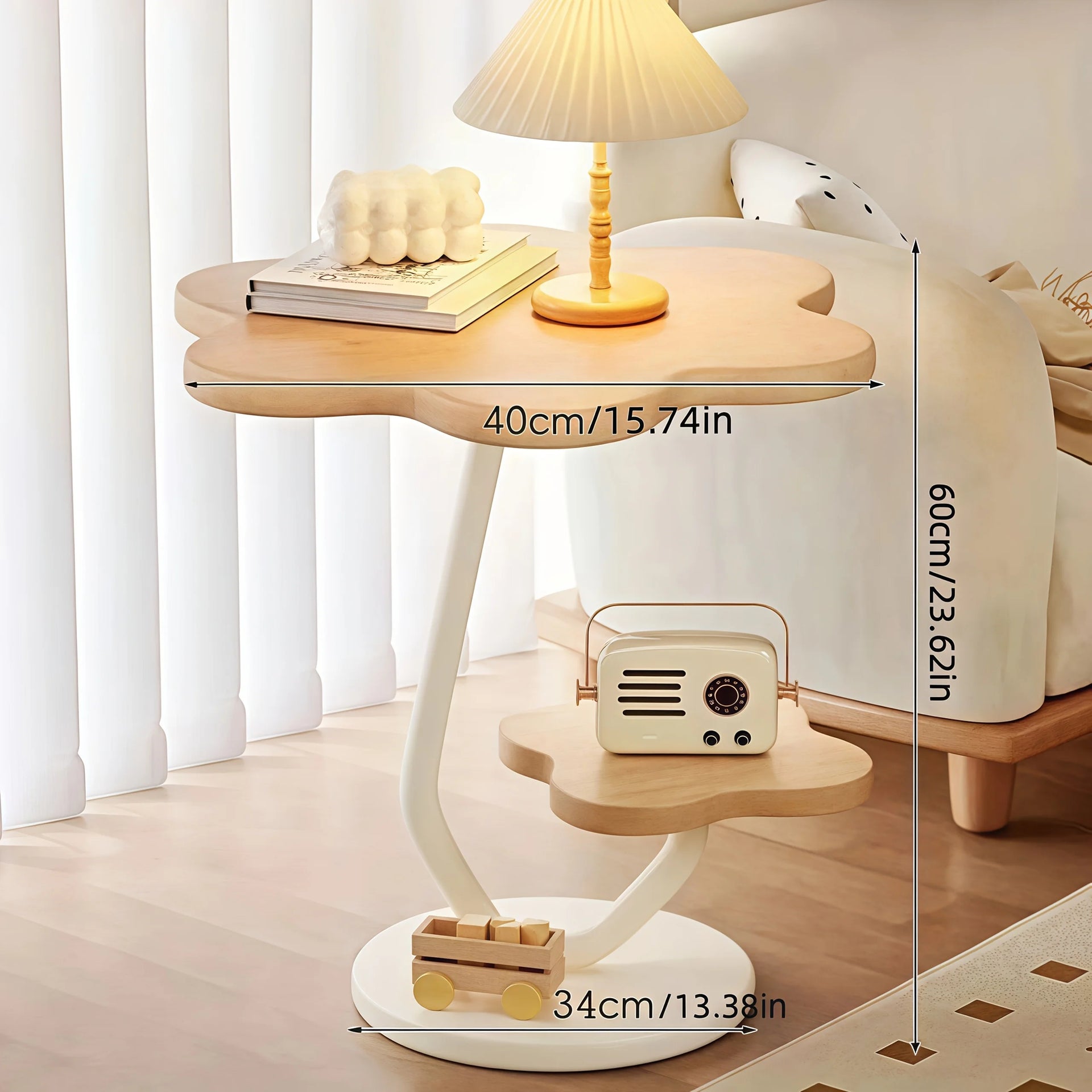 Marentha - Crèmekleurige Bloemvormige Bijzettafel met Dubbele Opberglagen en Metalen Frame