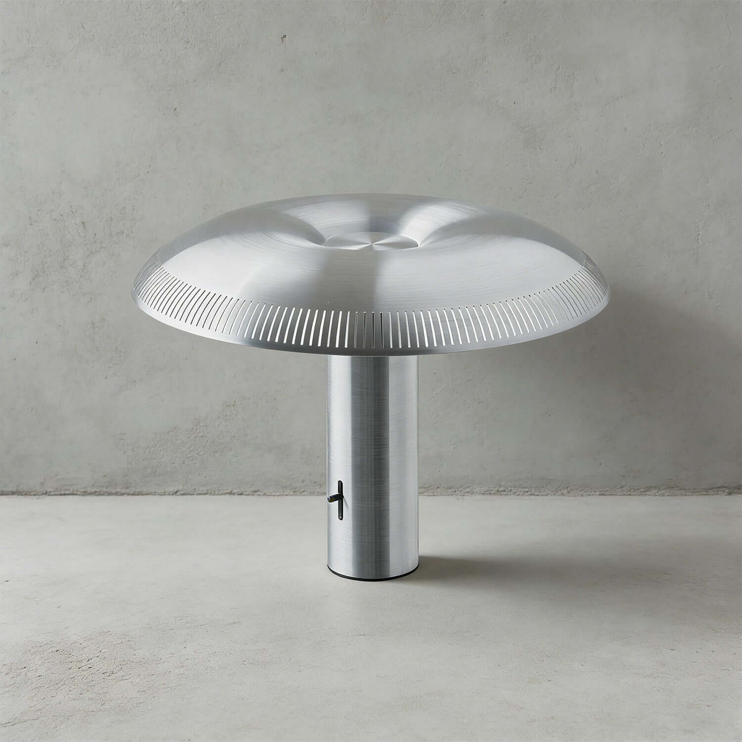 Conmni – Modern Table Lamp