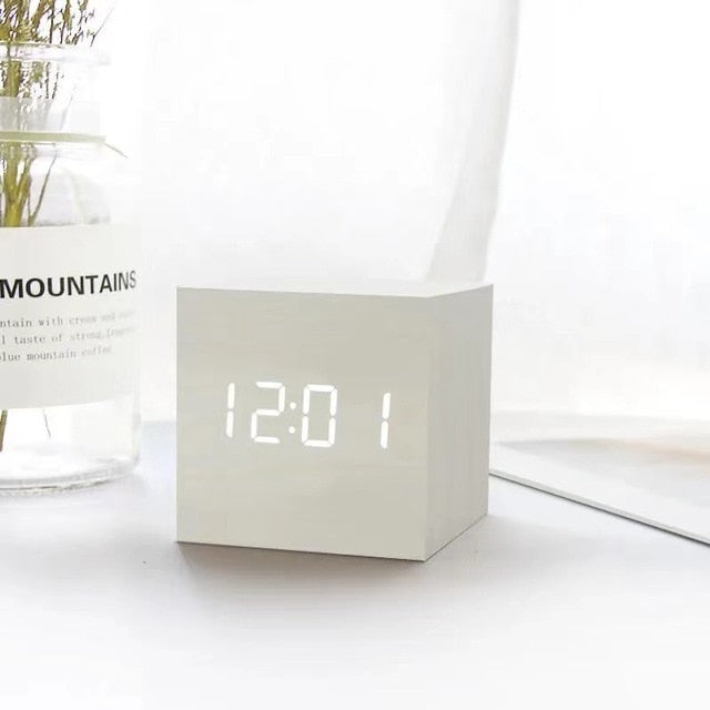 Auralux - Simple LED Alarm Clock with Clever Features