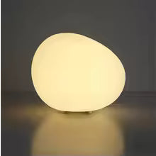 Lampada da tavolo TerraGlow Pebble – moderna e dall'atmosfera accogliente