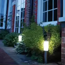 Lampa ogrodowa LED Valora zasilana energią słoneczną